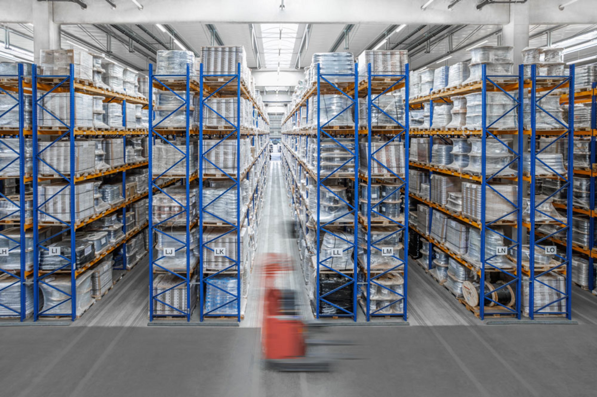 großzügig dimensionierte Logistikflächen bei Meinhart / Logistiklager großzügig dimensionierte Logistikflächen bei Meinhart / Logistiklager