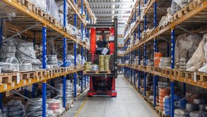 Staplerfahrer im Meinhart Lager