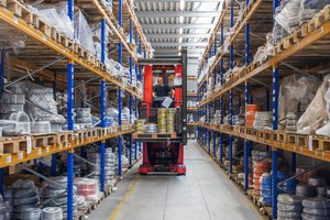 Staplerfahrer im Meinhart Lager